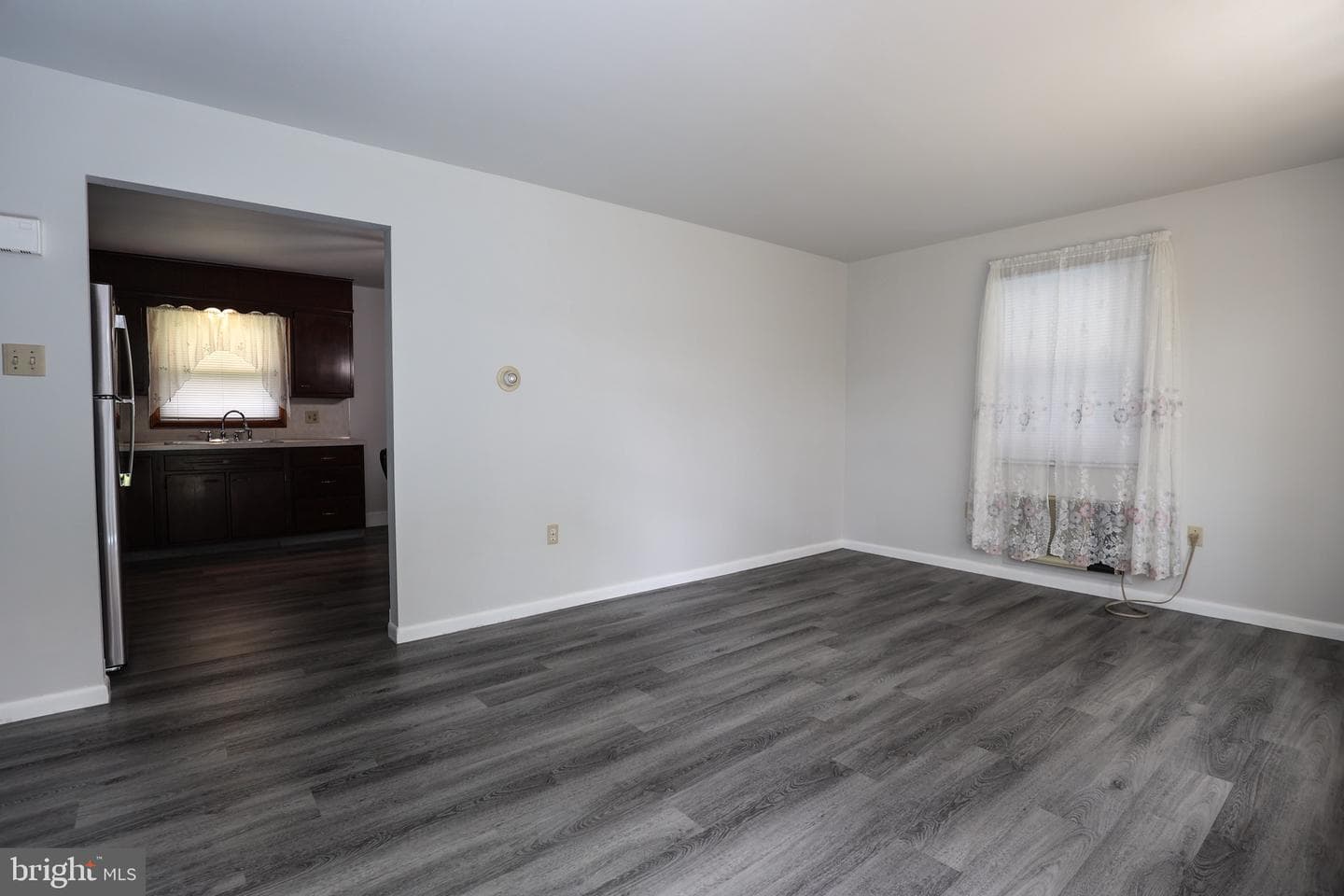 197 Llewellyn Road photo 5