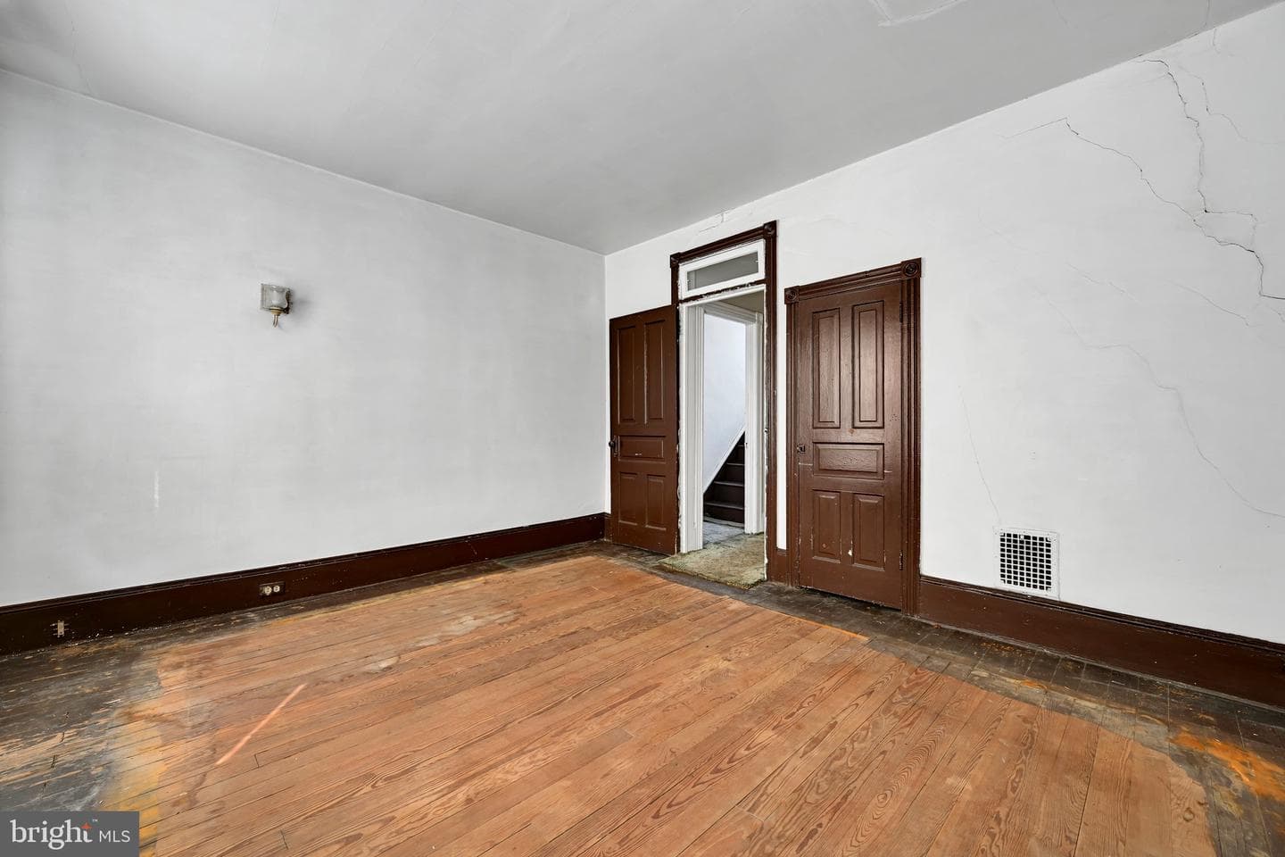 1746 W Norwegian Street photo 14