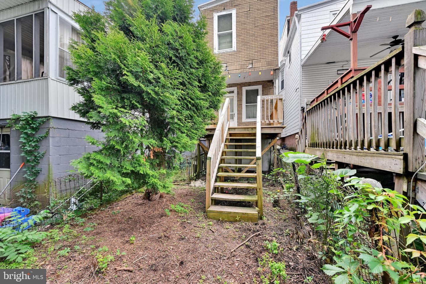 1746 W Norwegian Street photo 29