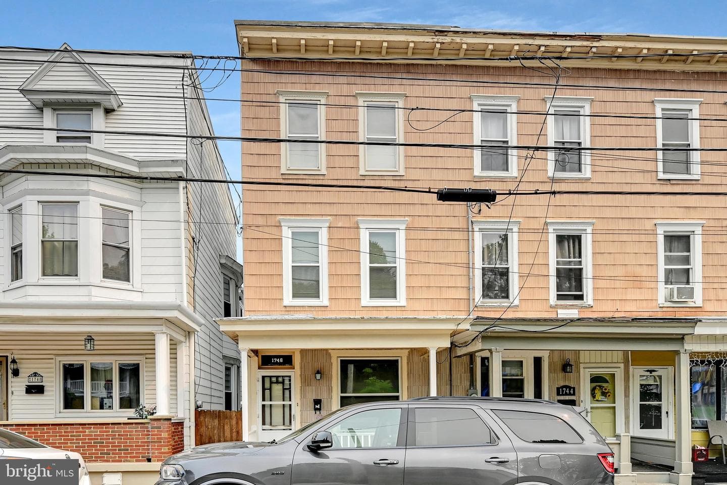 1746 W Norwegian Street photo 3