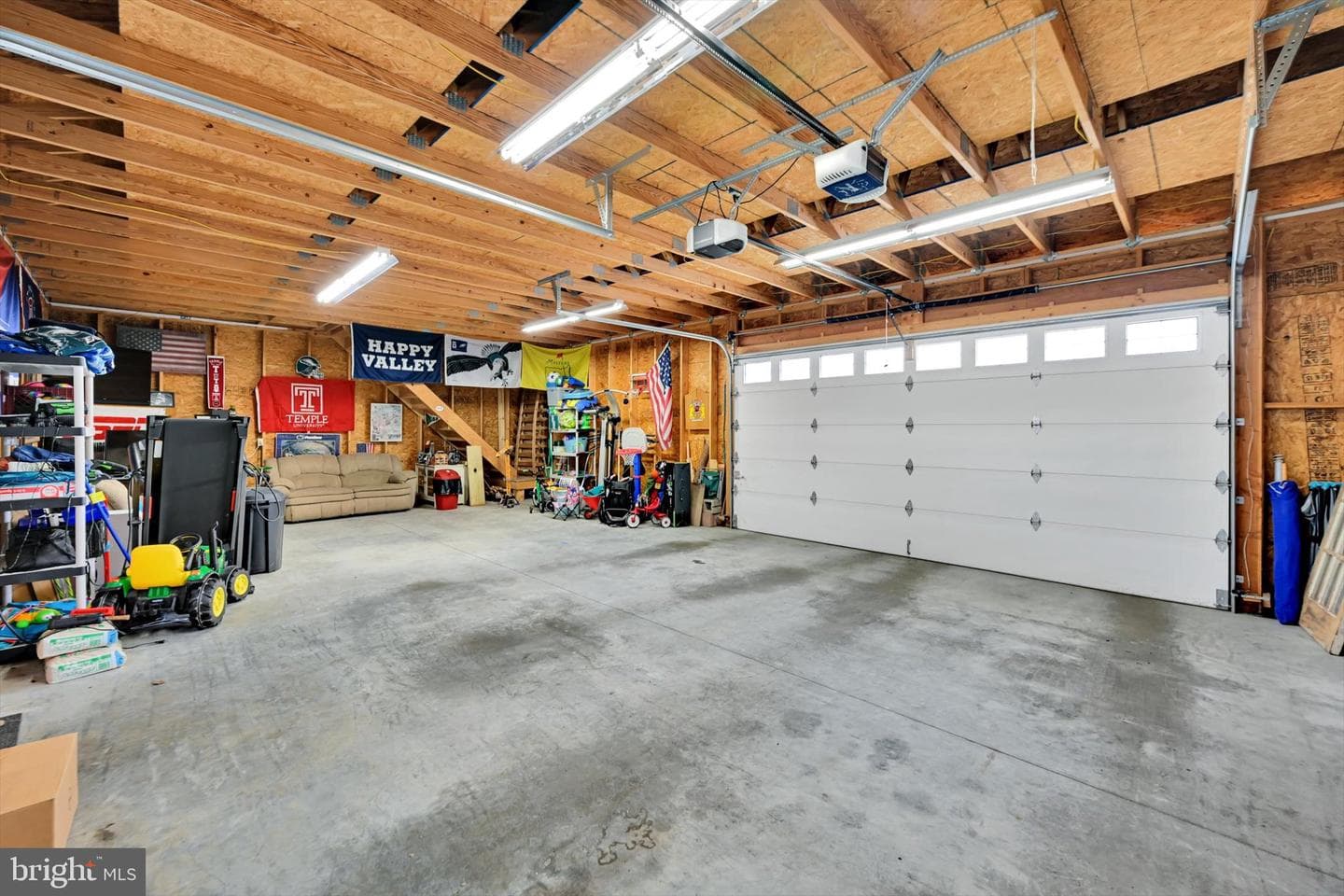 228 E Tammany Street photo 31