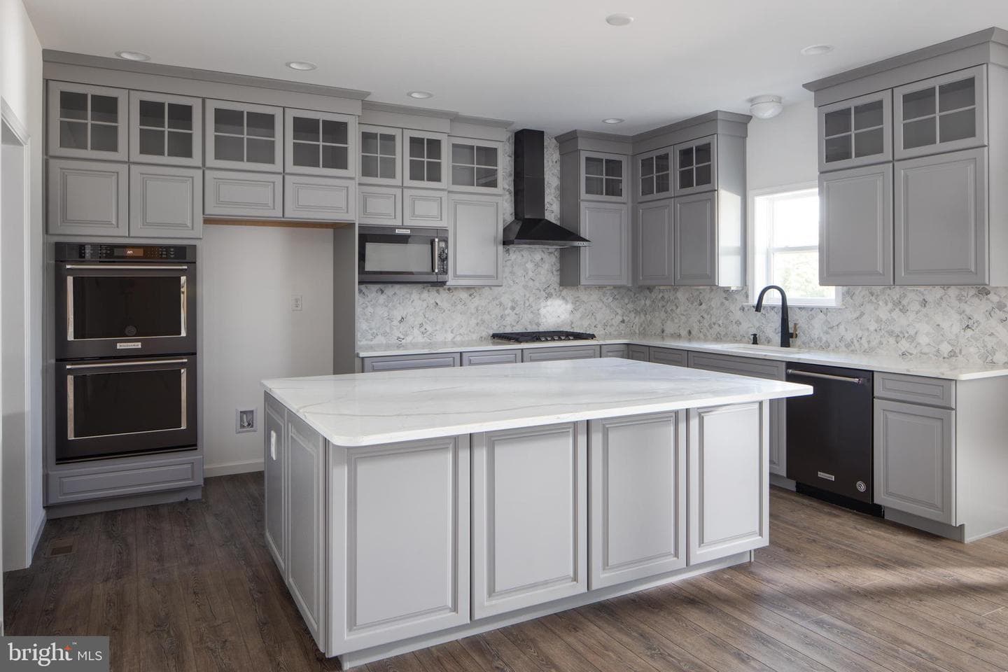 410 Darrow Road #hawthorne photo 14