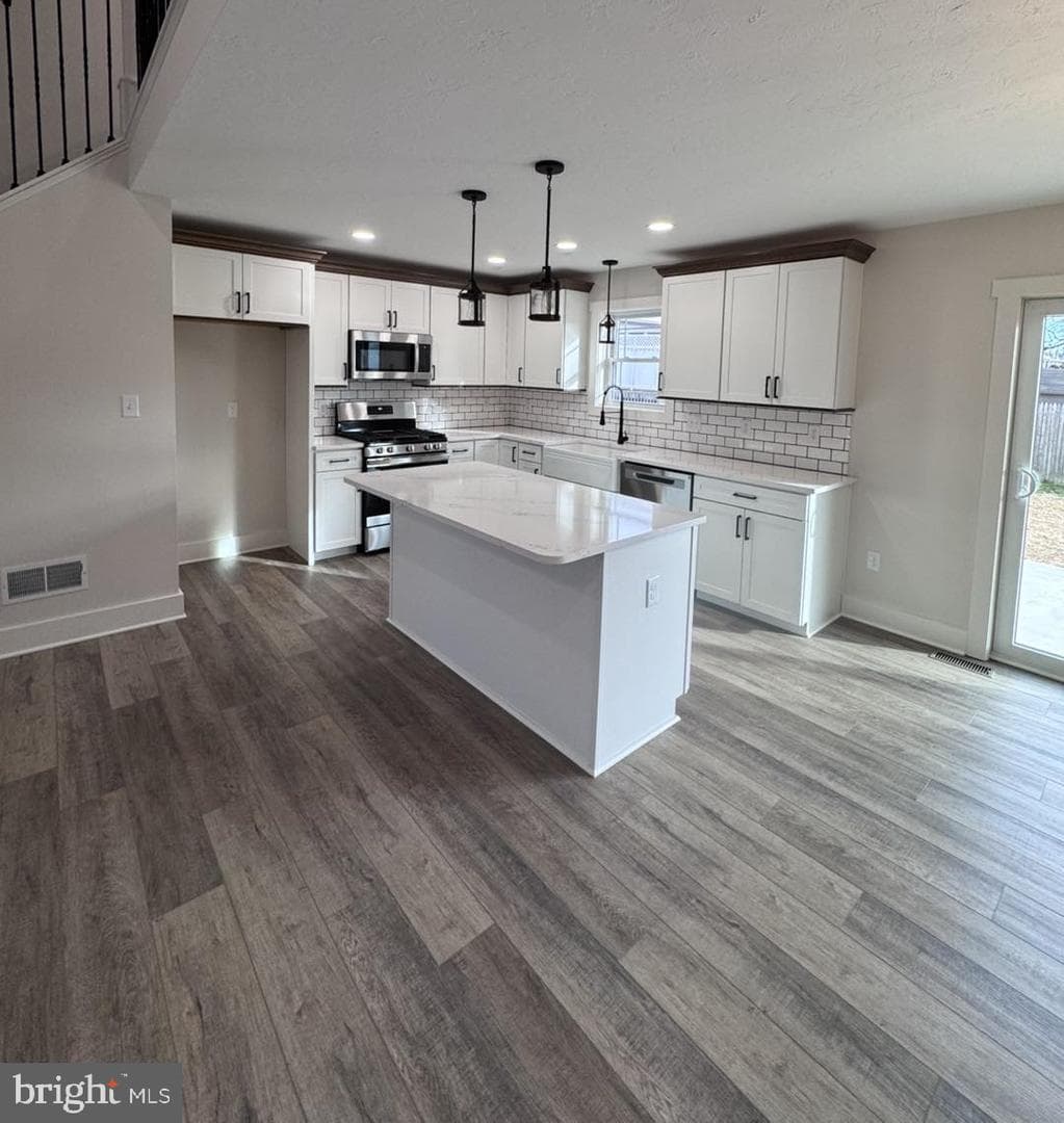 621 Spring Ave photo 5