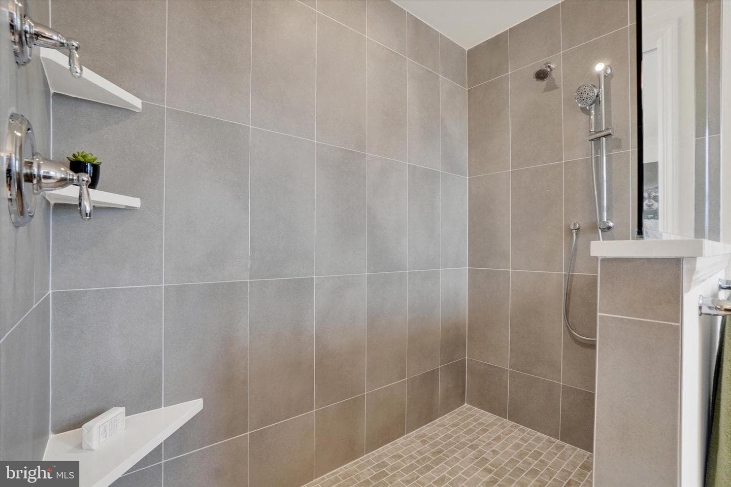 397 Lloyds Ln photo 23