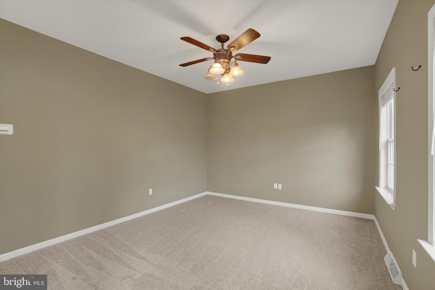 857 Willow Ridge Court photo 4
