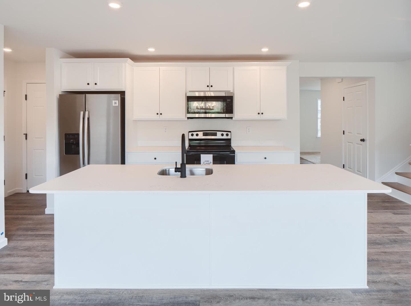 311 Boxwood Drive photo 3