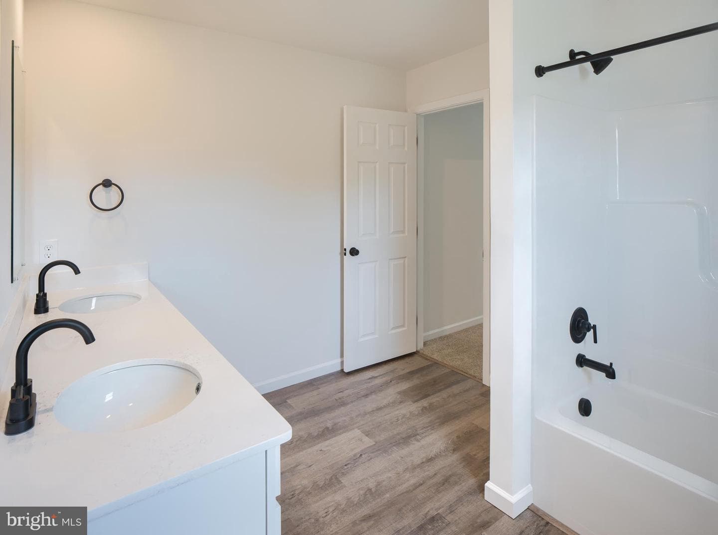 311 Boxwood Drive photo 32