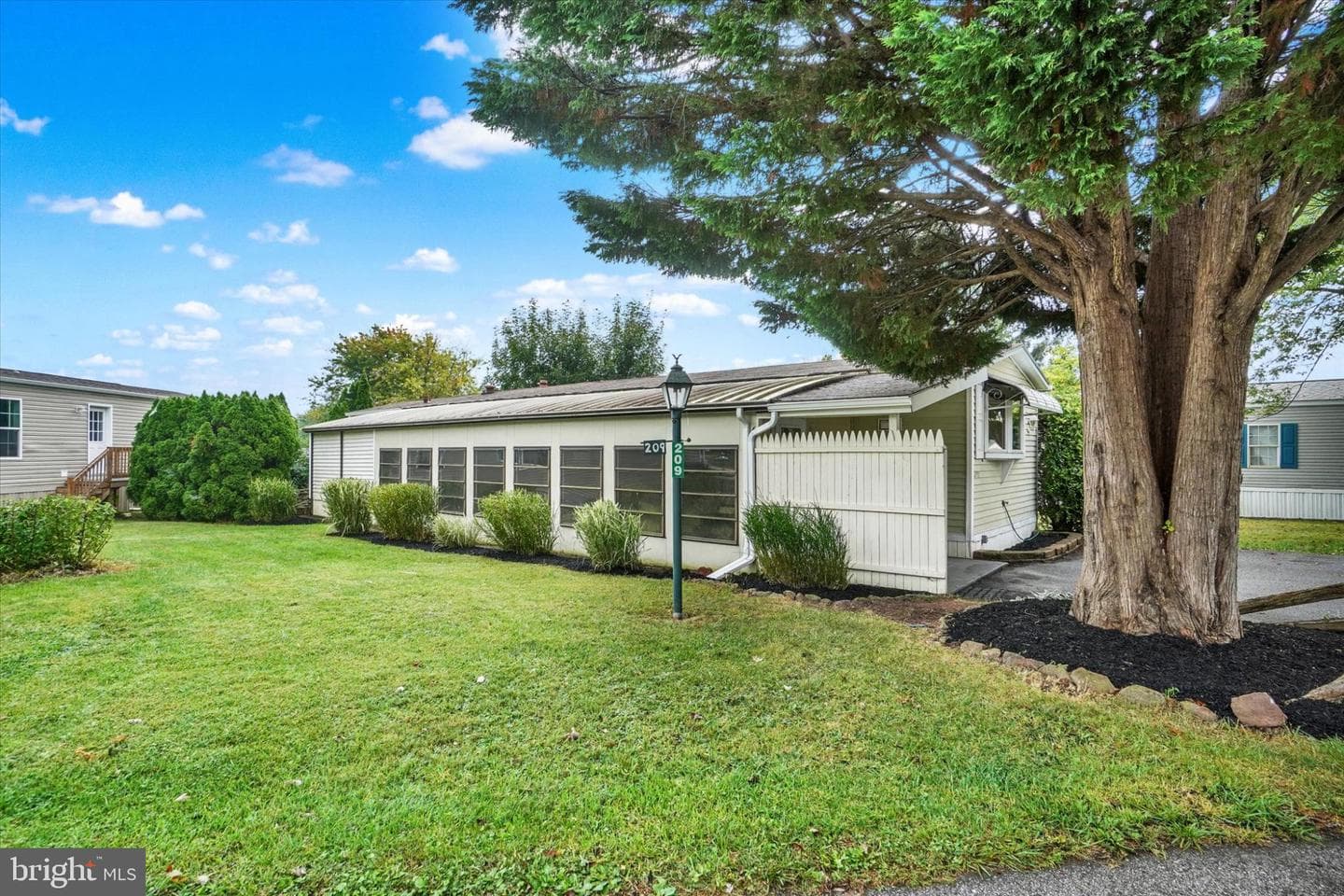 209 Holly Drive photo 3