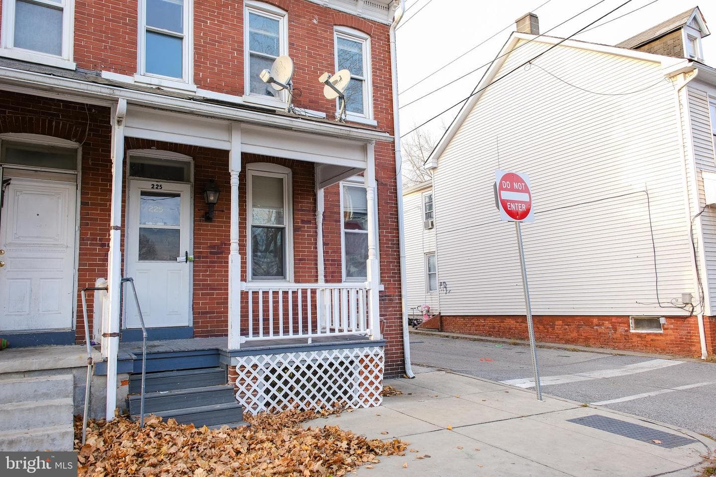225 W Front Street photo 5