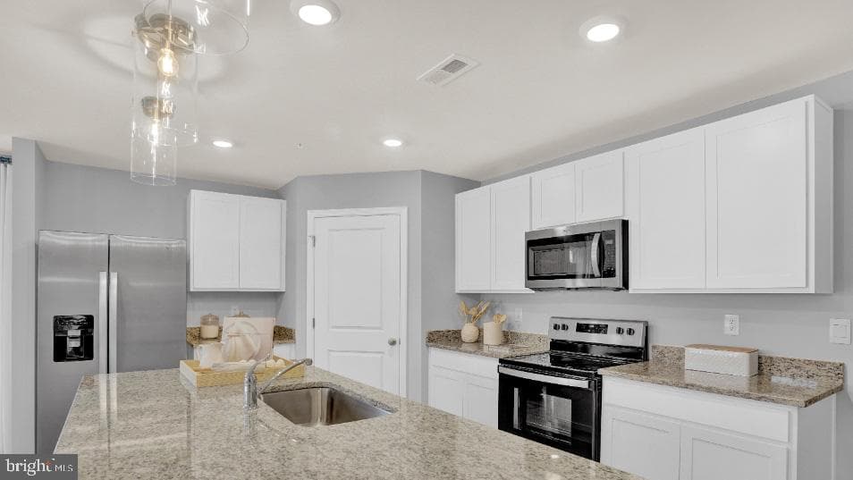 140 Amber Lane photo 3