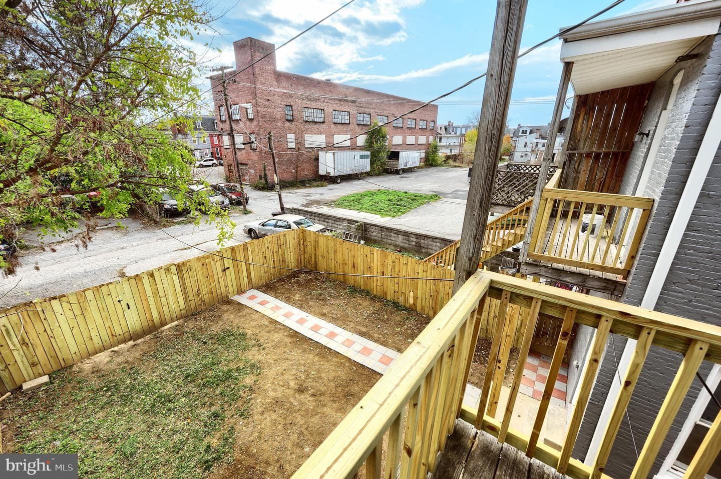 240 E King Street photo 32