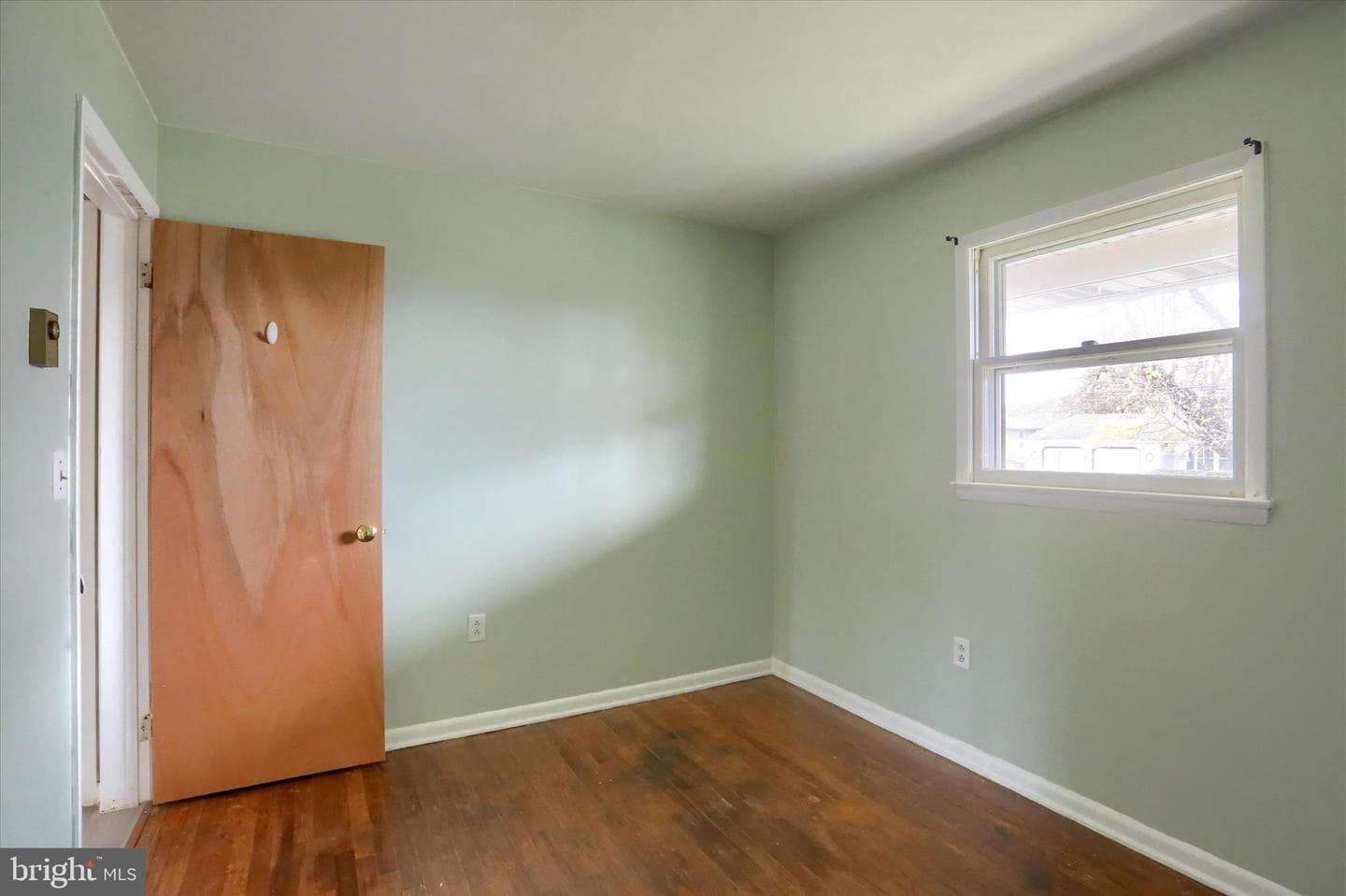 127 Spring Road photo 23