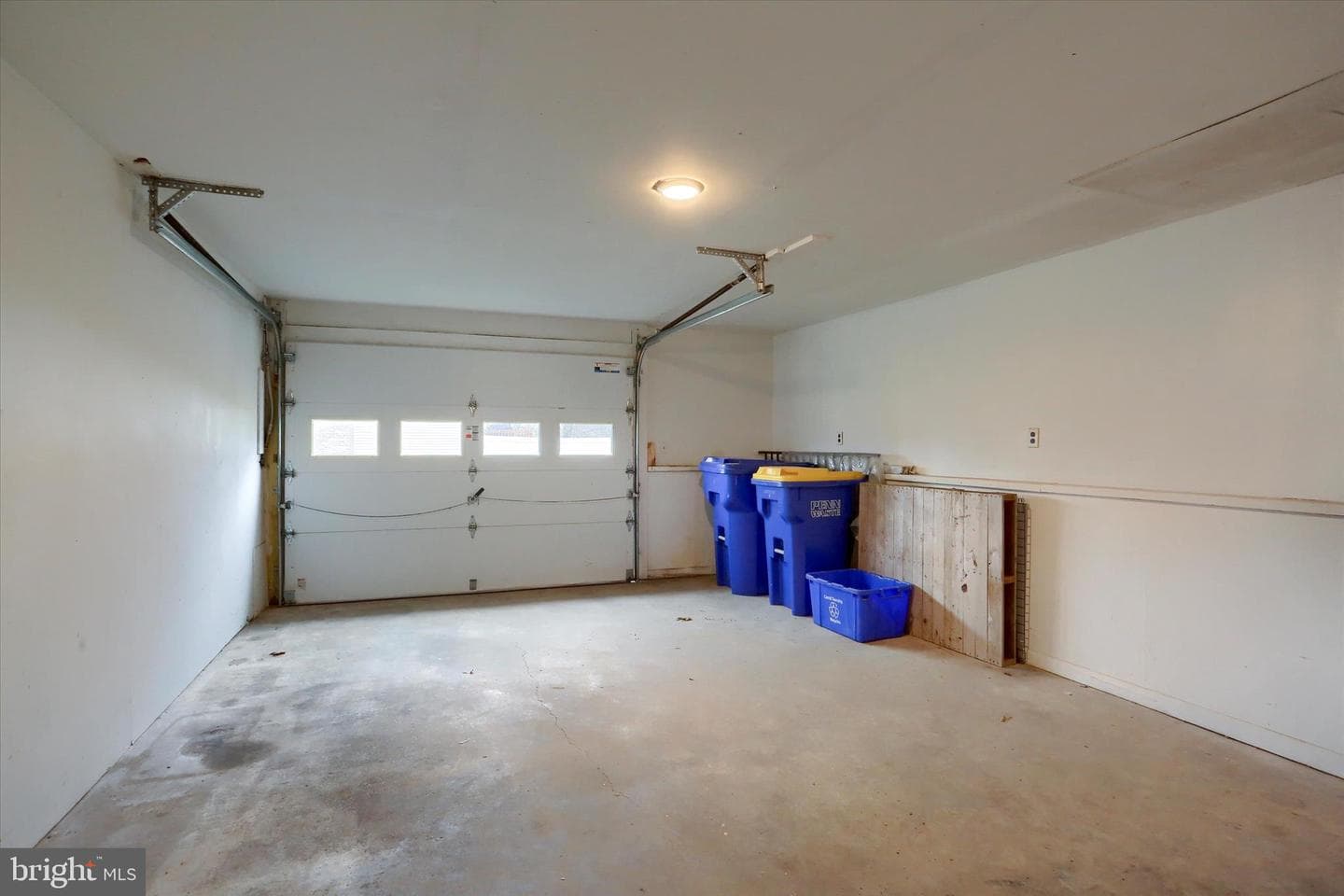 127 Spring Road photo 30