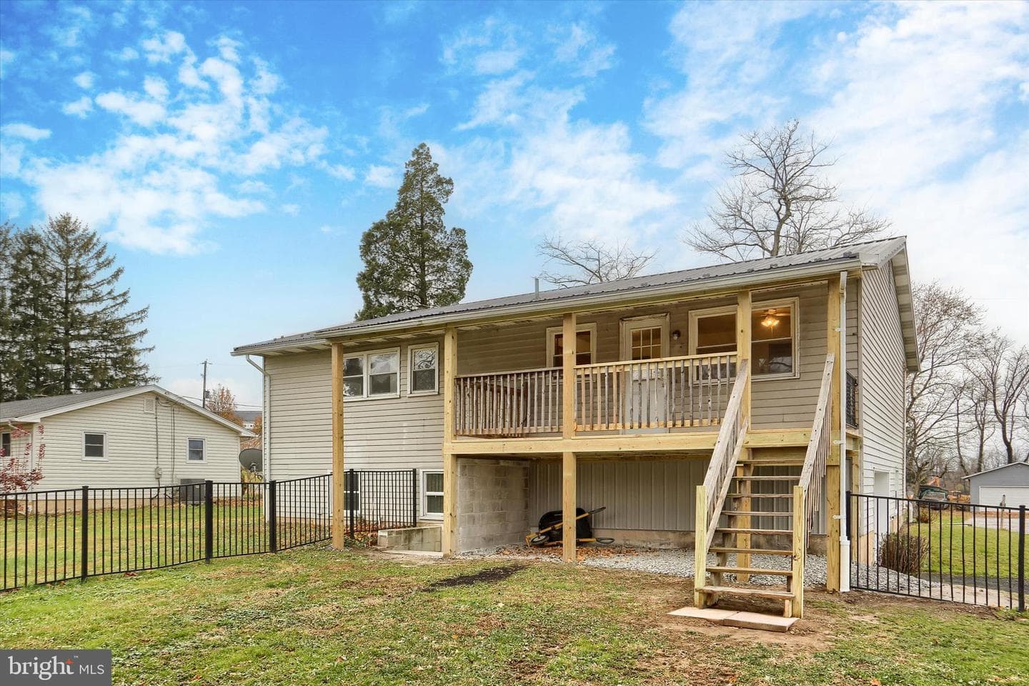 127 Spring Road photo 33