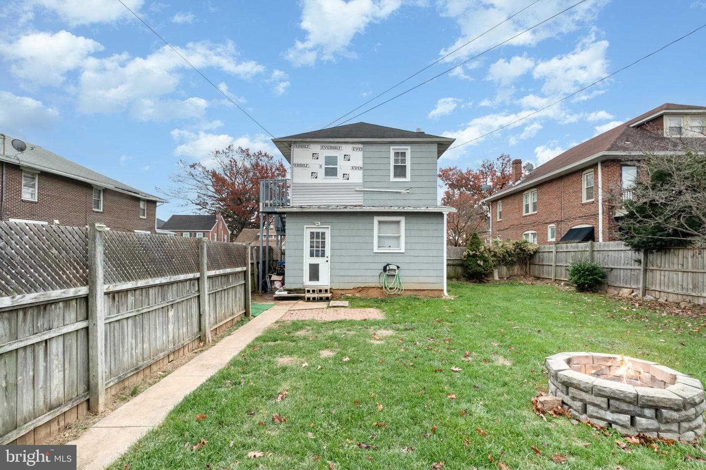 1825 W Philadelphia Street photo 21