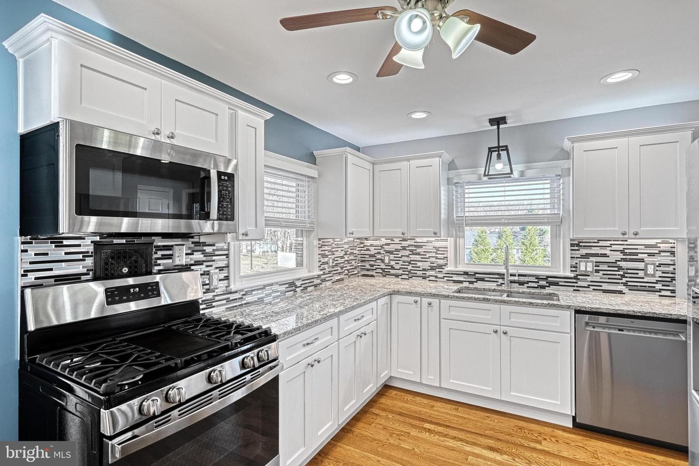 17 Charles Avenue photo 12