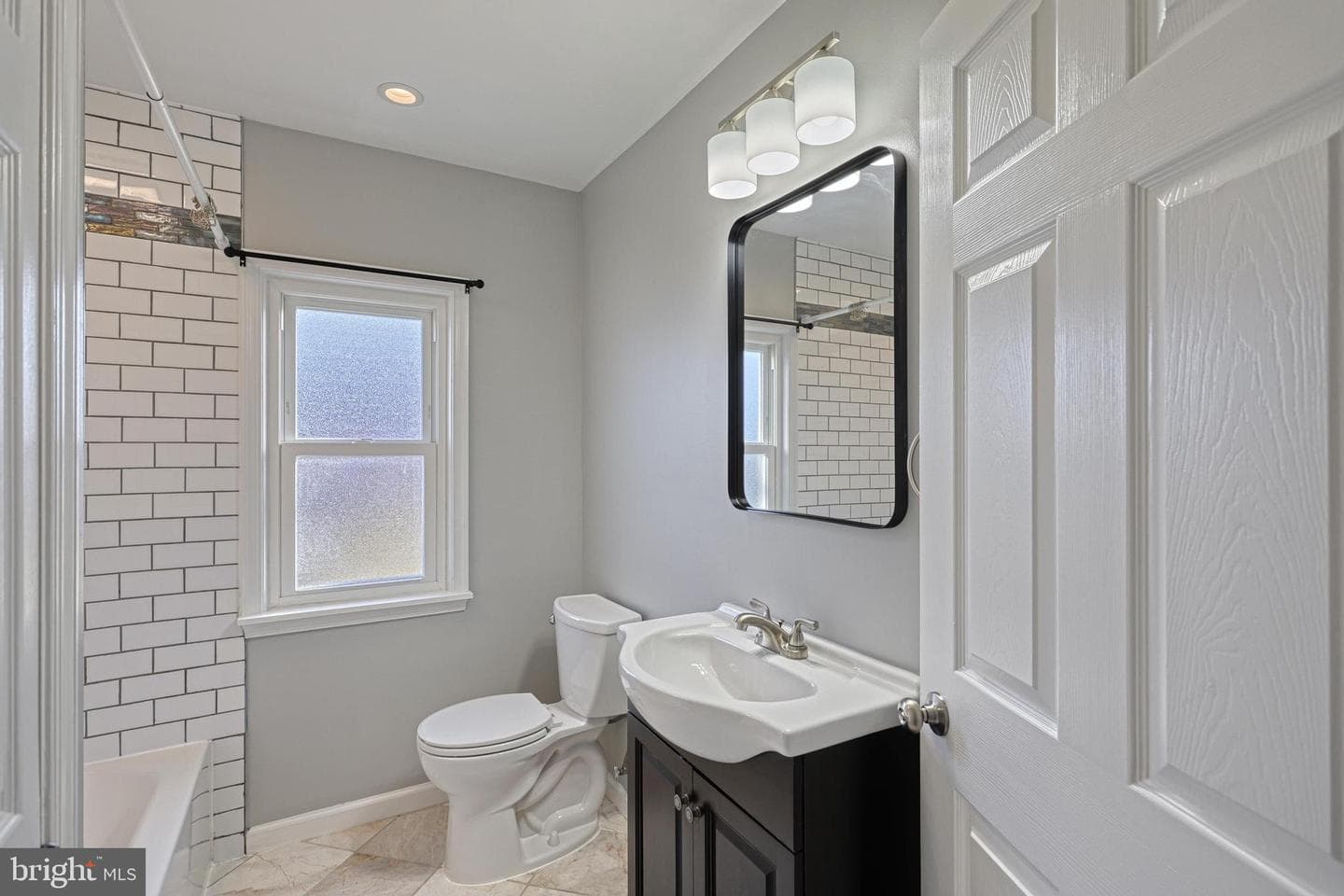 17 Charles Avenue photo 24