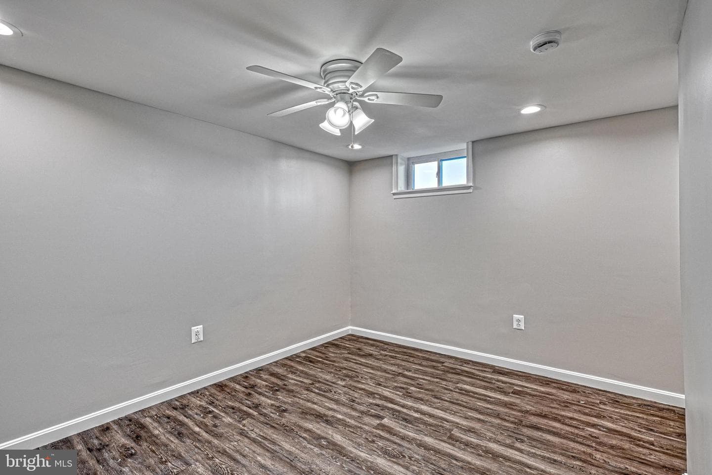 17 Charles Avenue photo 31