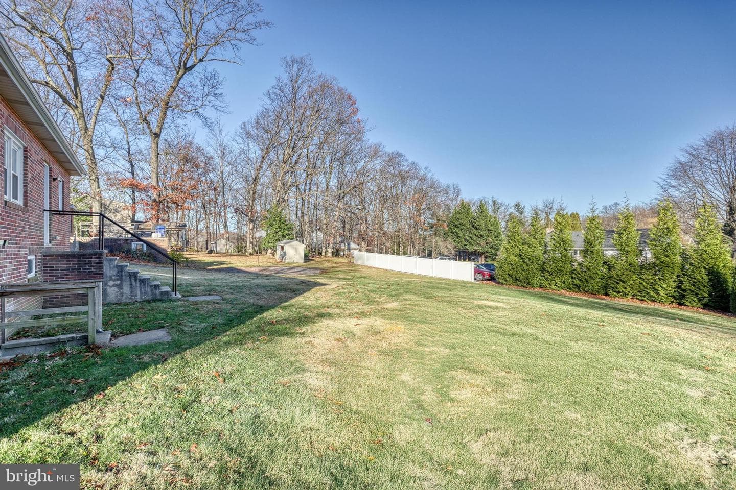 17 Charles Avenue photo 36