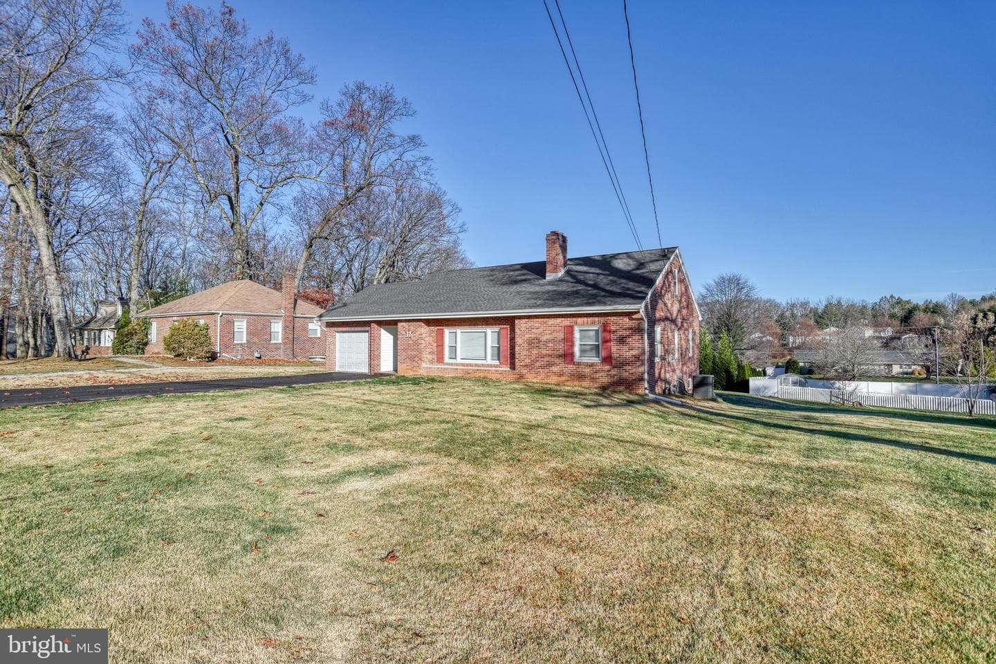 17 Charles Avenue photo 39