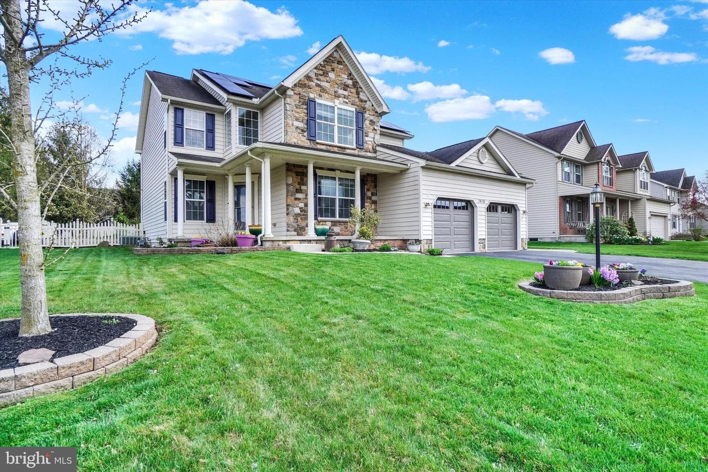 1416 Wheatfield Drive photo 2