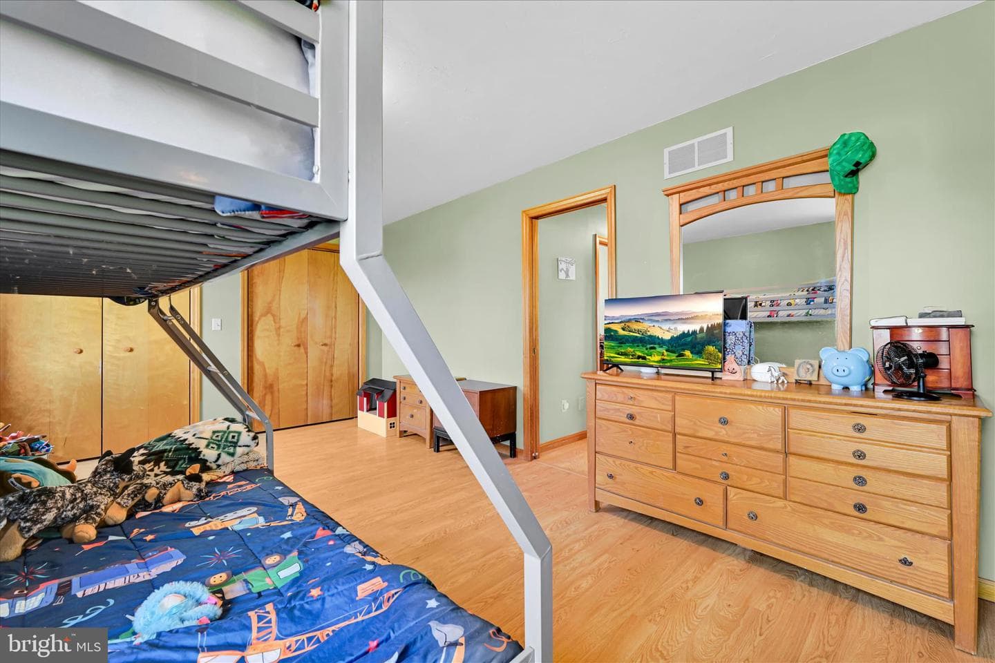 145 Franklintown Road photo 34