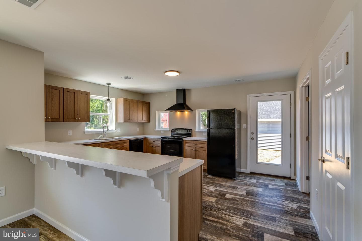 254 S Queen Street photo 12