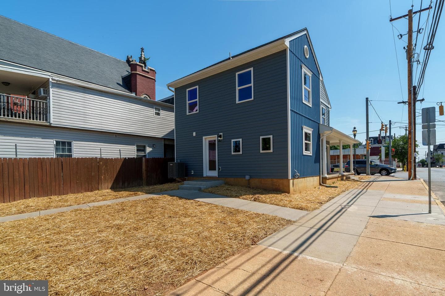 254 S Queen Street photo 4