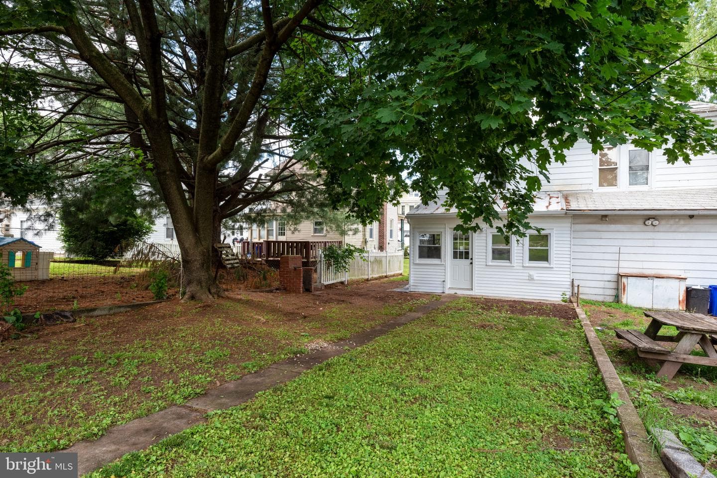 143 N 2nd Street photo 29