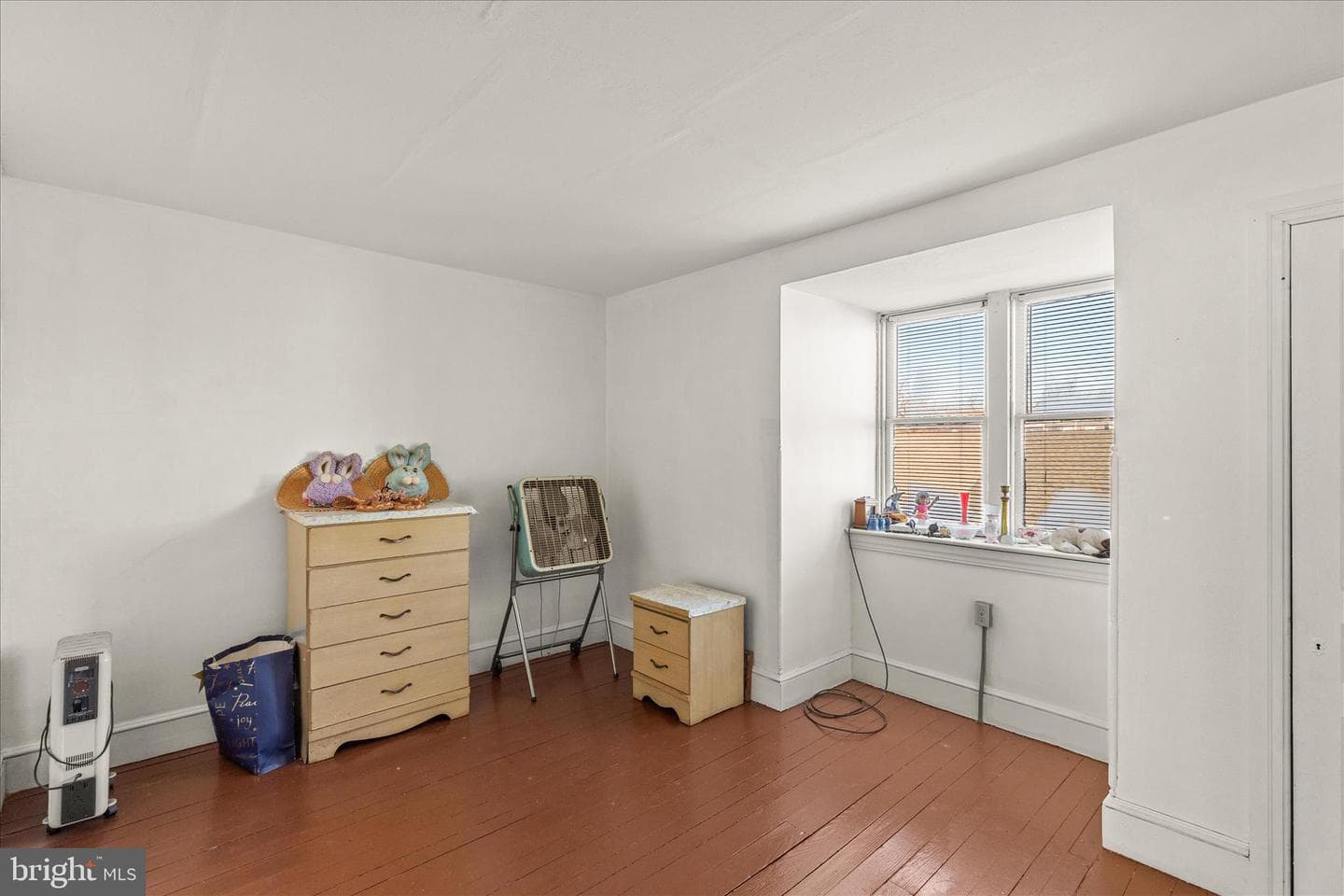 350 E Poplar Street photo 23