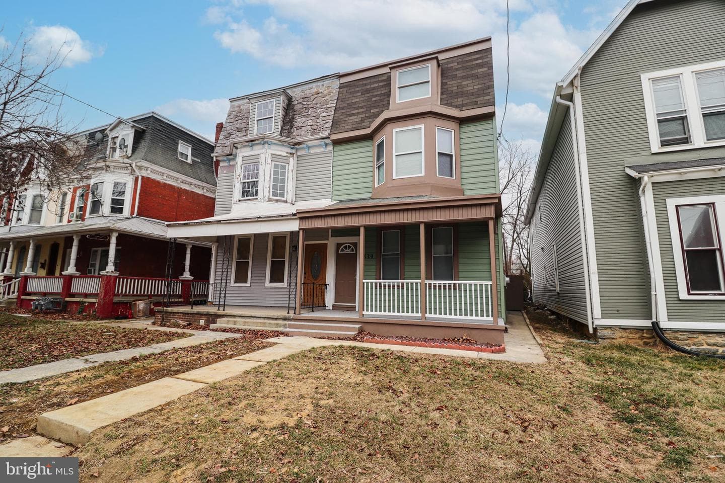 539 W King Street photo 2