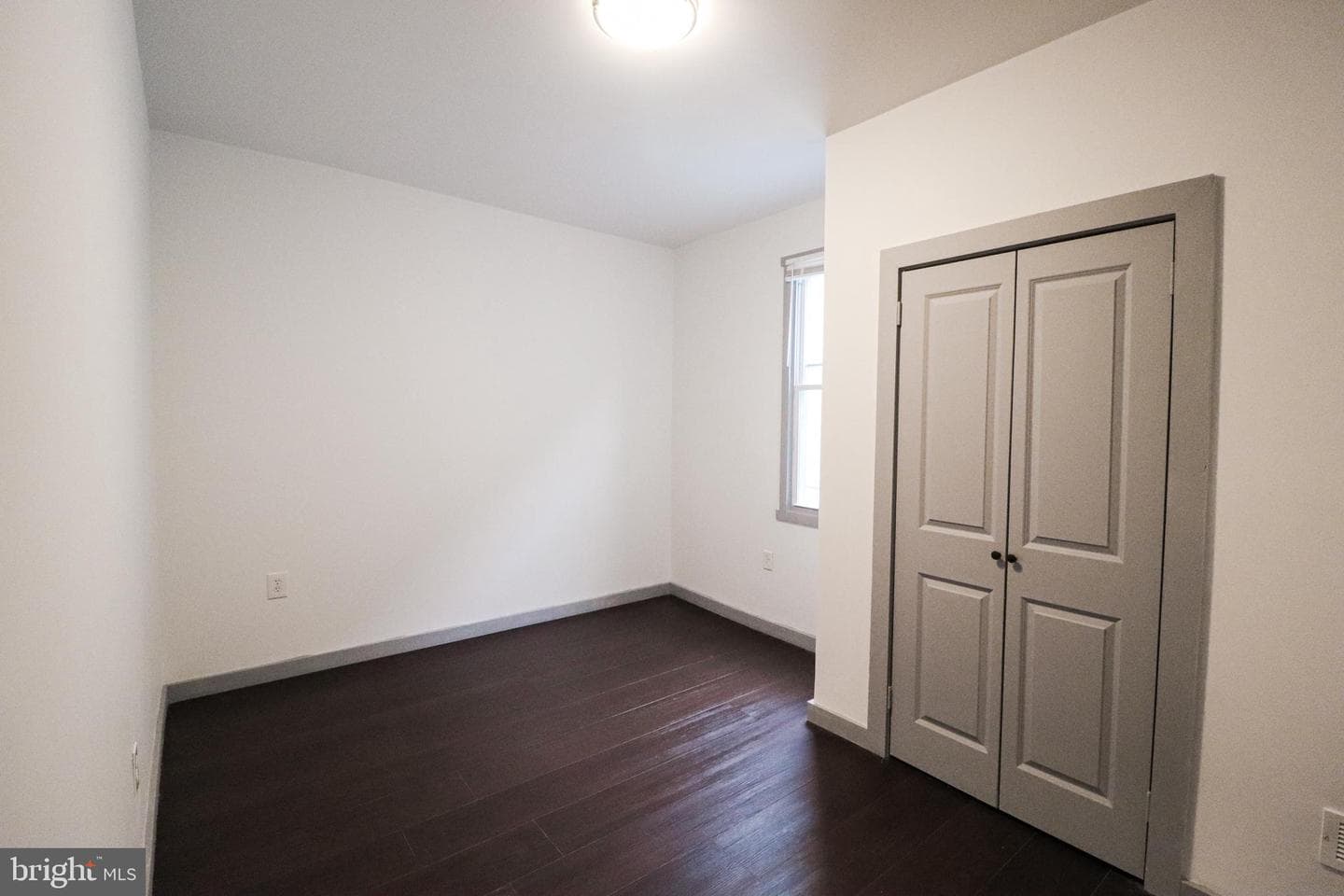 539 W King Street photo 27