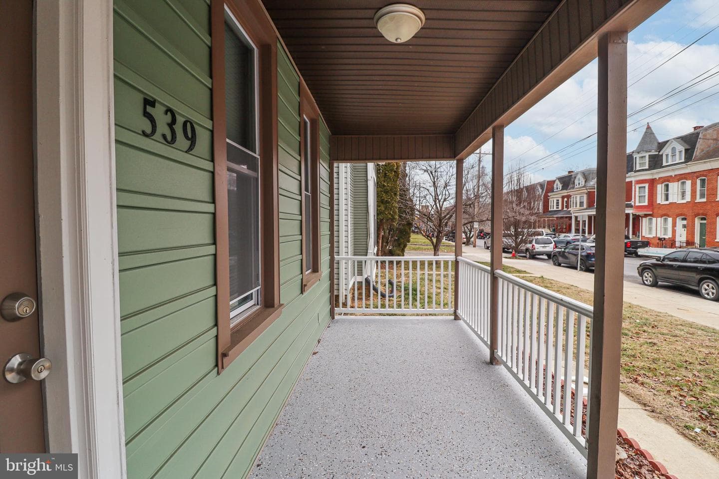 539 W King Street photo 4