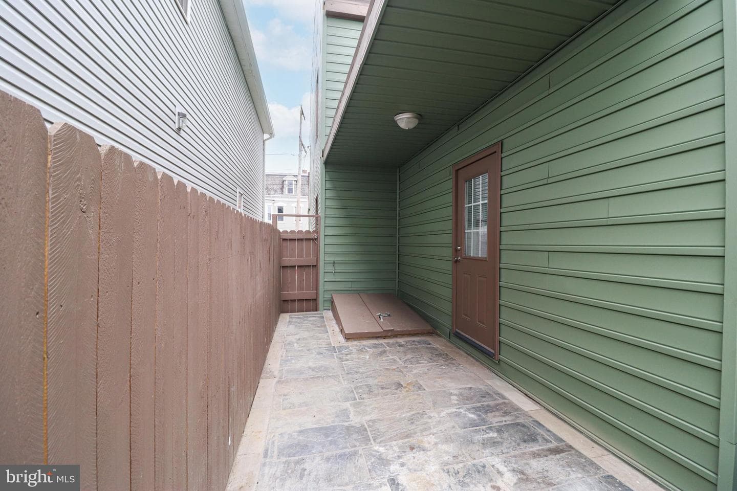 539 W King Street photo 47