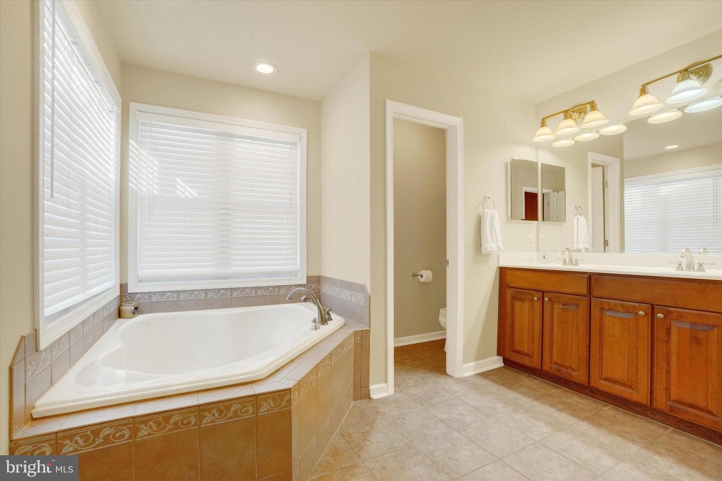 258 N Front Street photo 22