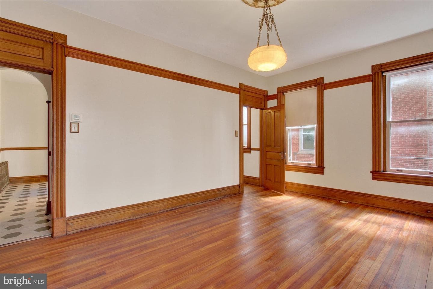 407 Carlisle Street photo 8