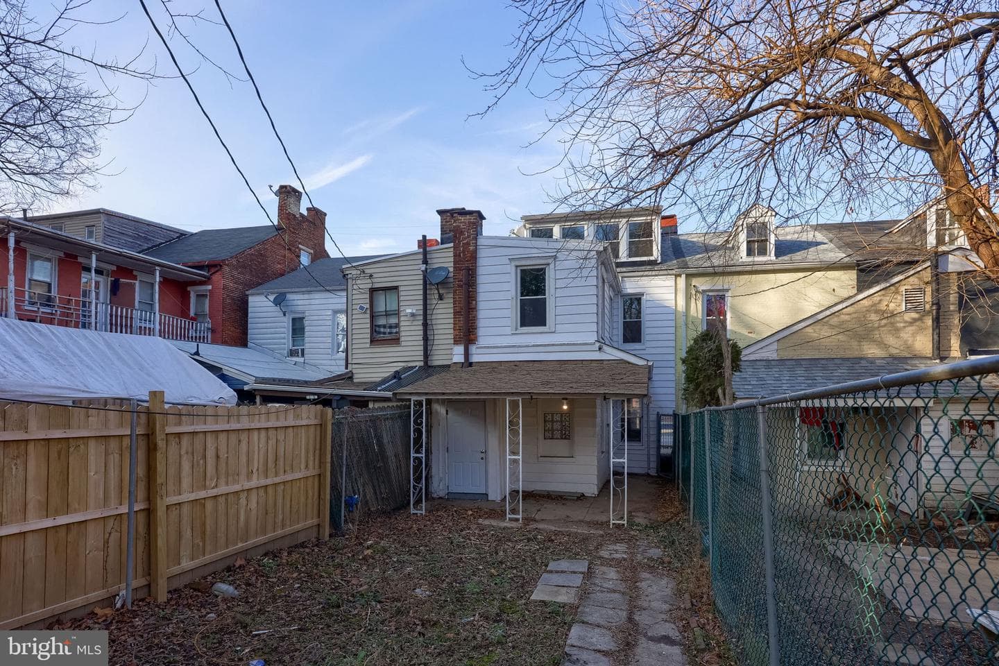 372 E Philadelphia Street photo 21