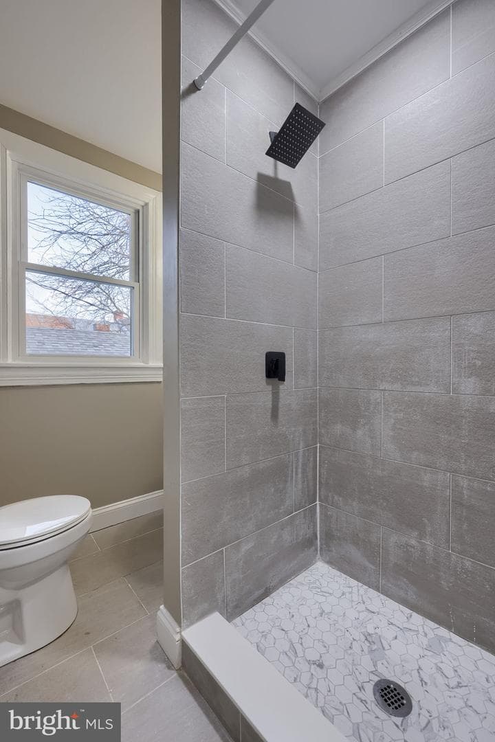 372 E Philadelphia Street photo 5