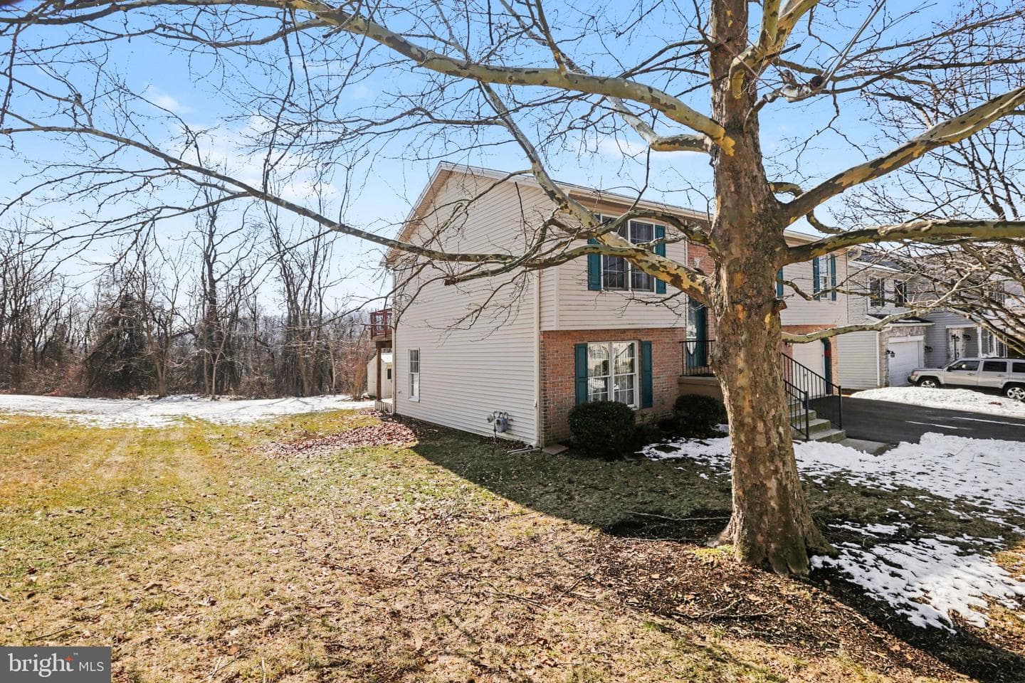 478 Chestnut Way photo 3