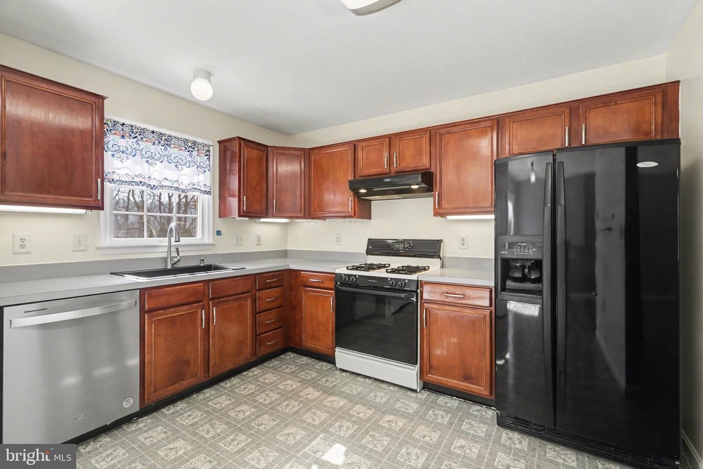478 Chestnut Way photo 7