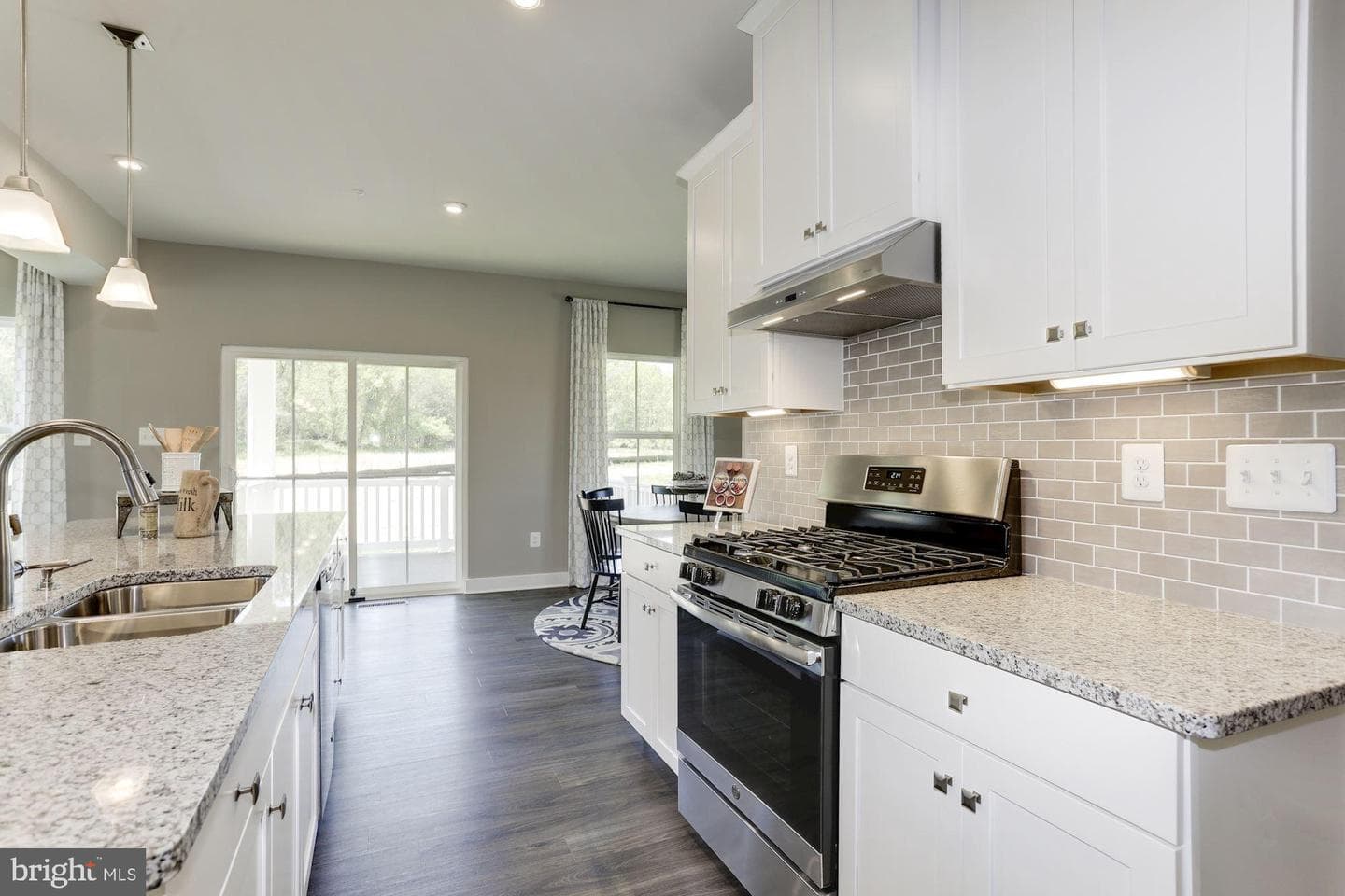 340 Ruffian Road photo 5