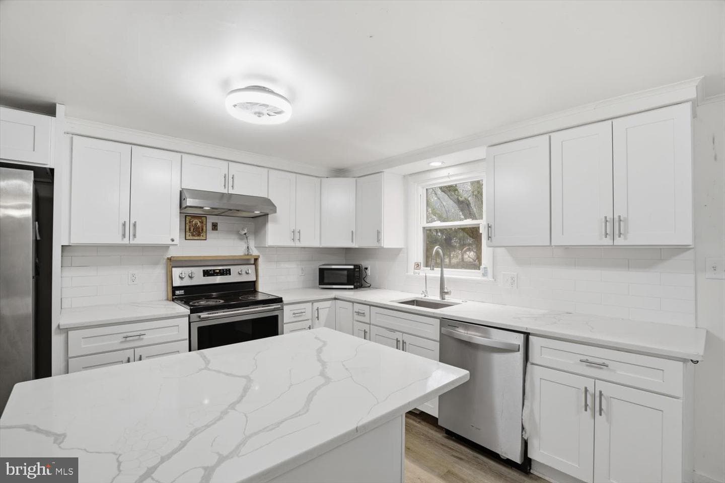 15 Catalina Drive photo 12