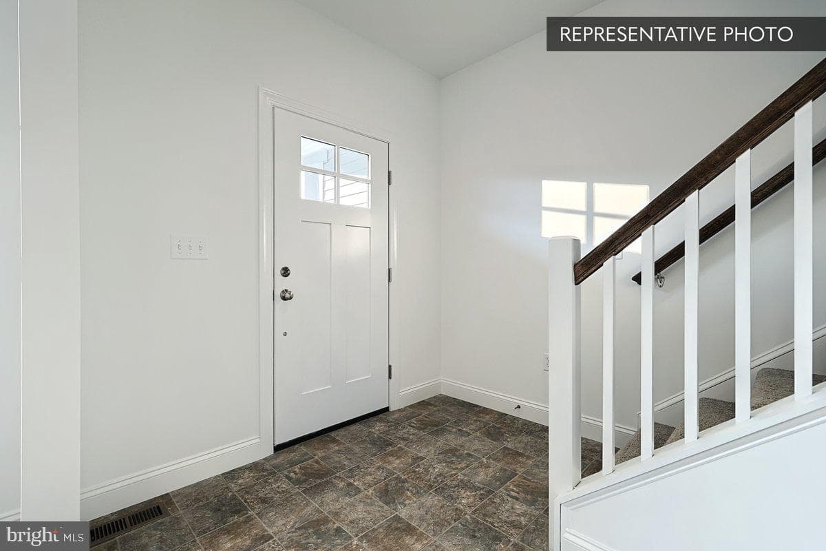Abbey Ln photo 3