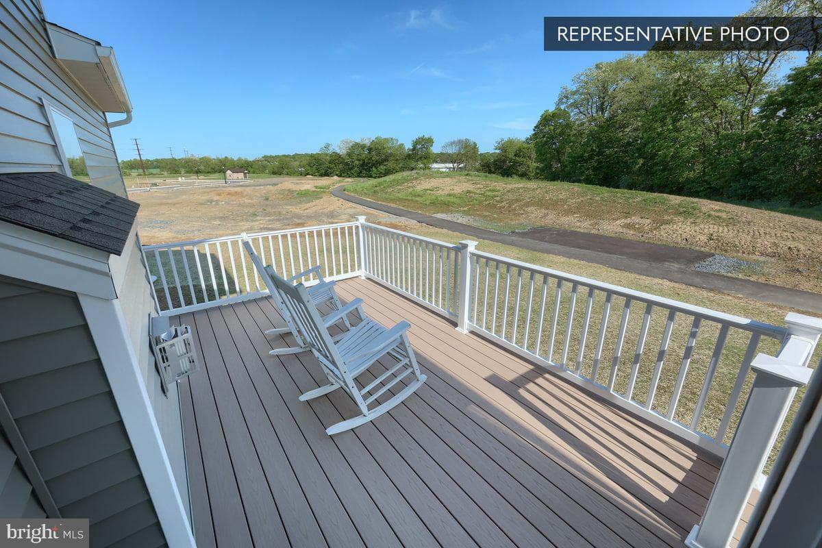 Copper Beech Dr photo 3