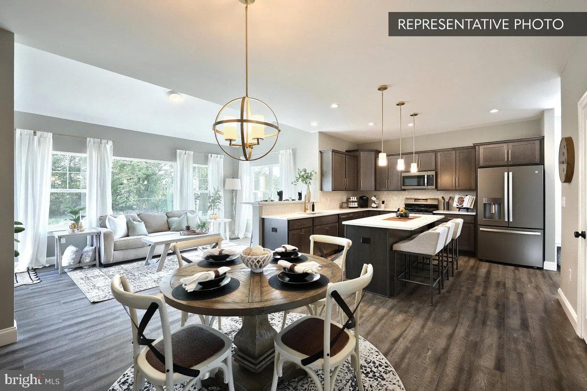 Copper Beech Dr photo 9