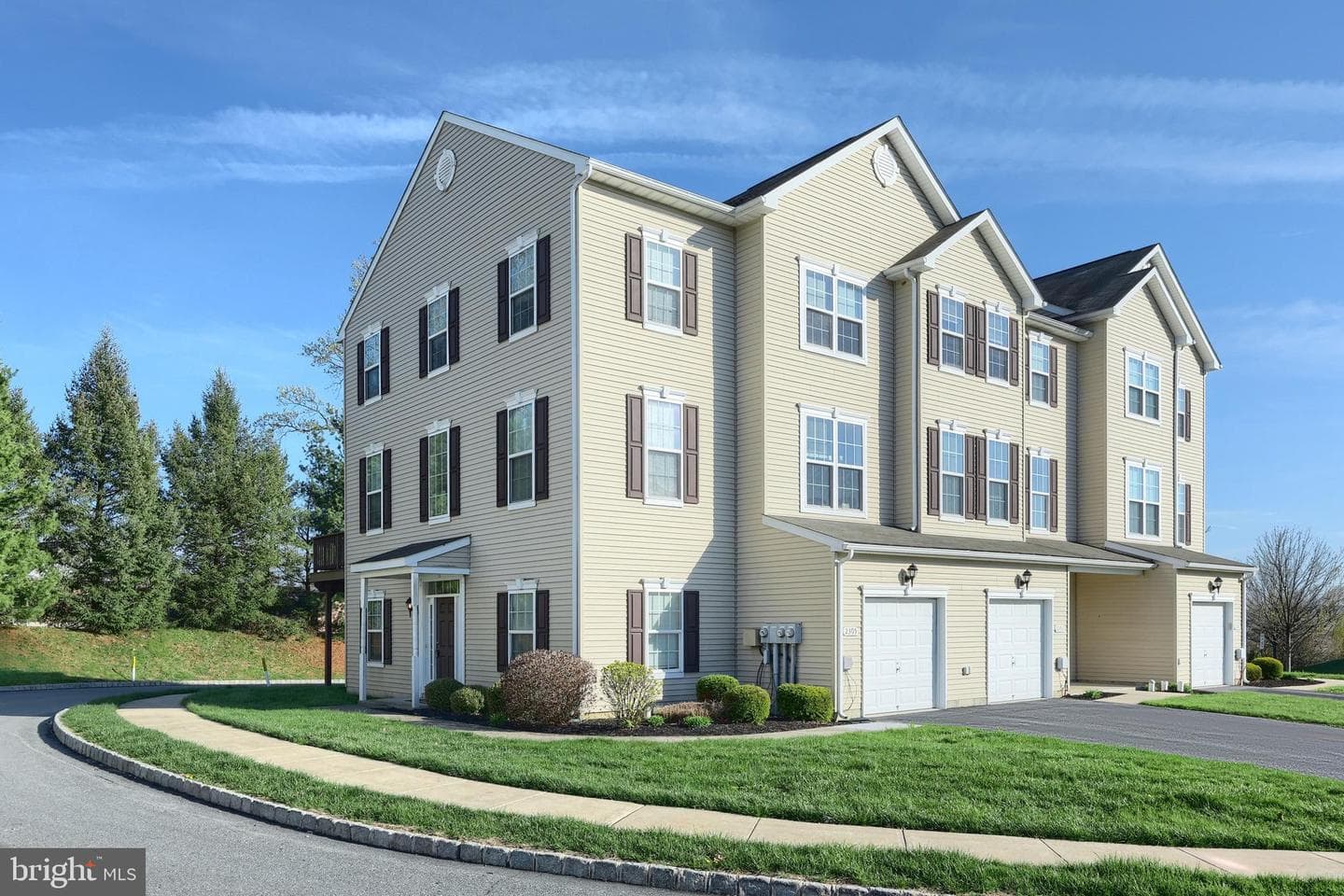 2305 Sunny Hill Circle #2305