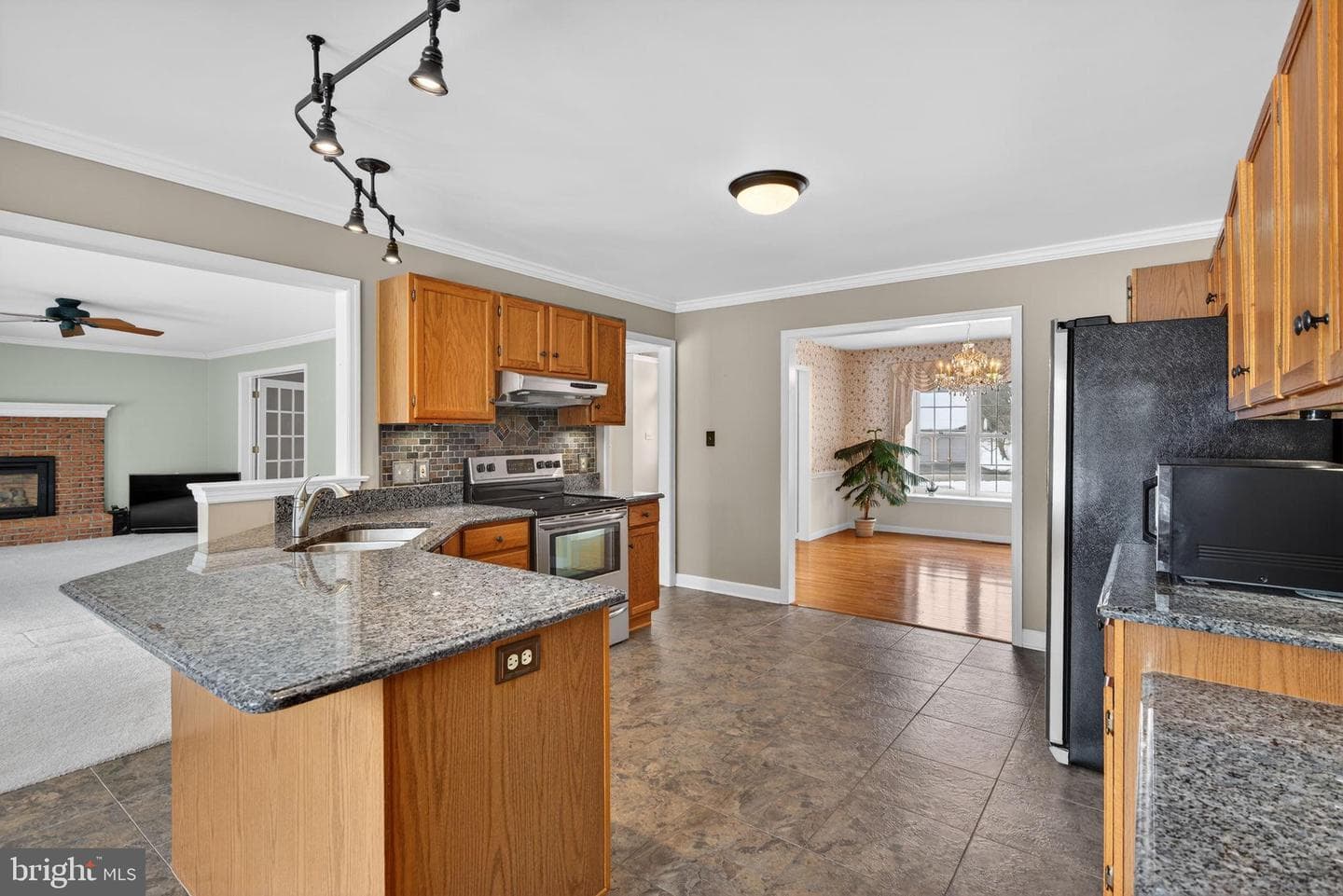 1240 Hambiltonian Way photo 14