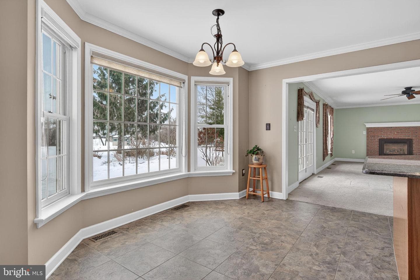 1240 Hambiltonian Way photo 3