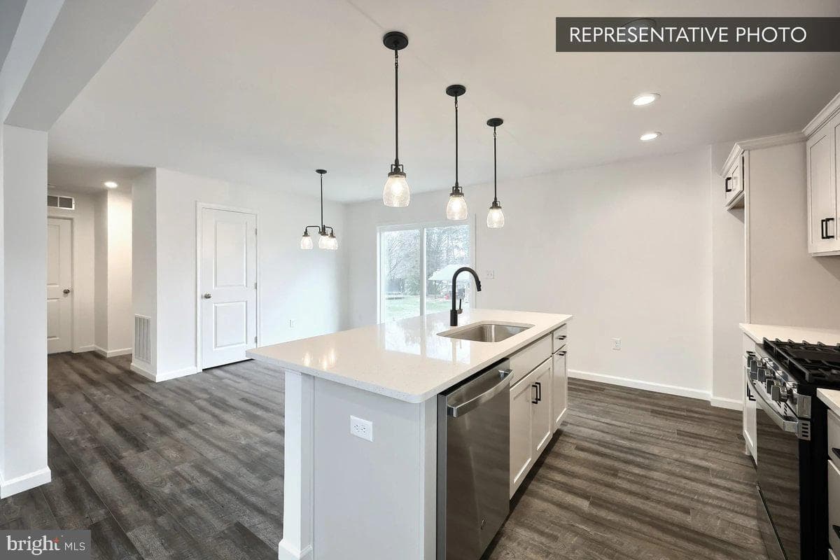 Pin Oak Dr photo 11
