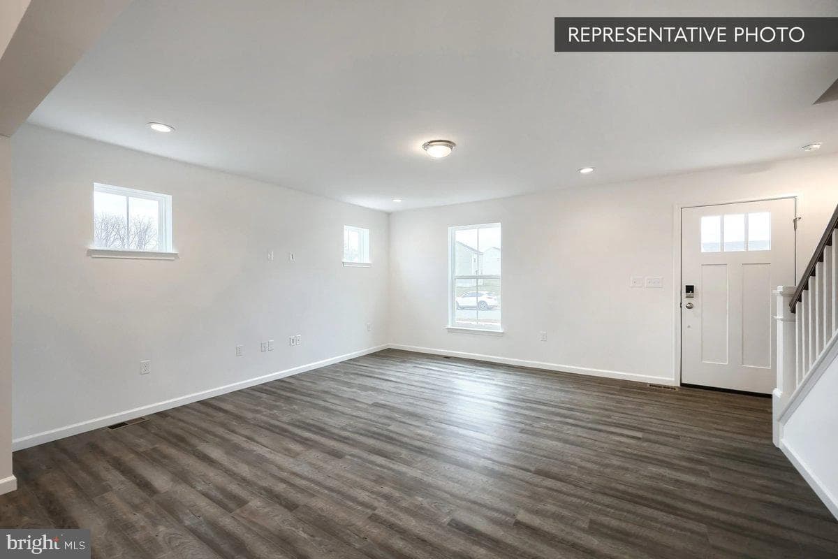 Pin Oak Dr photo 6